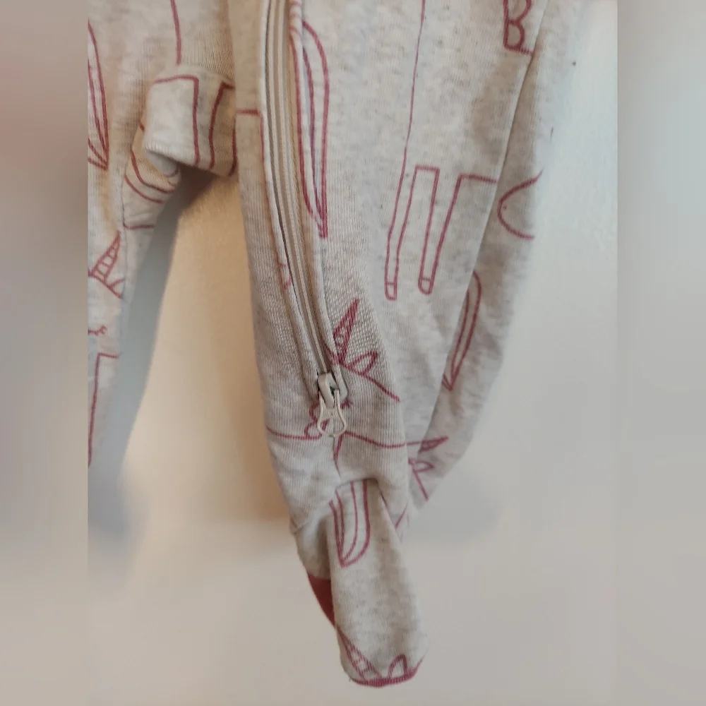 🎁10/$25-Unicorn Sleeper, gray and pink,  6 month